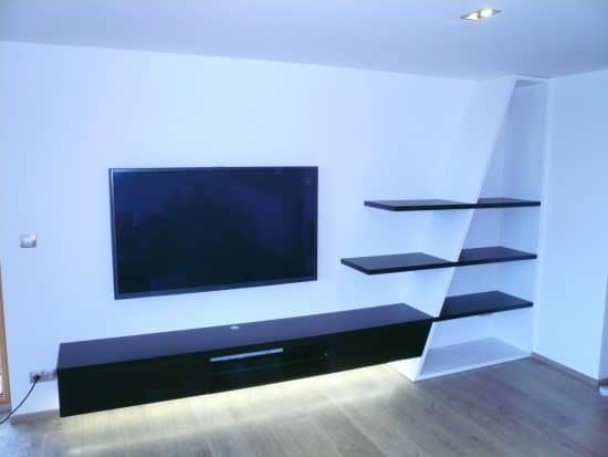 Designová černobílá stěna pro televizi 4