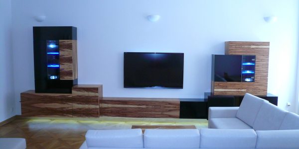 Obývací pokoj - televizní stěna a stolek 1